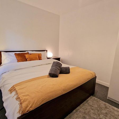 Millmead Apartment In Central Guildford With Parking Luaran gambar